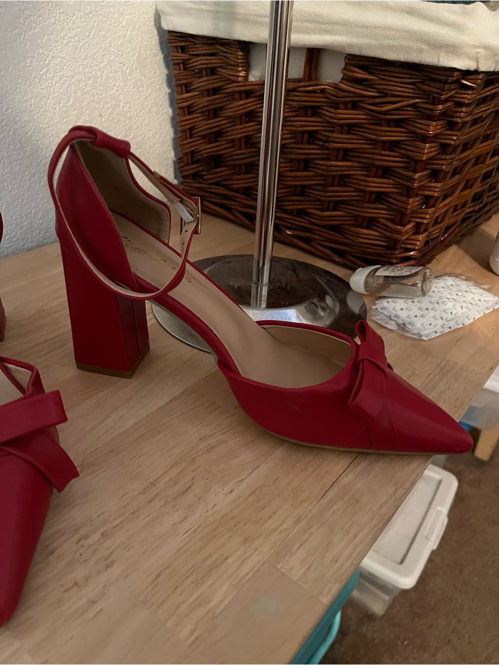 Venus Celia Red Pointed-Toe Bow Block Heels with Ankle Strap - Picture 7 of 9